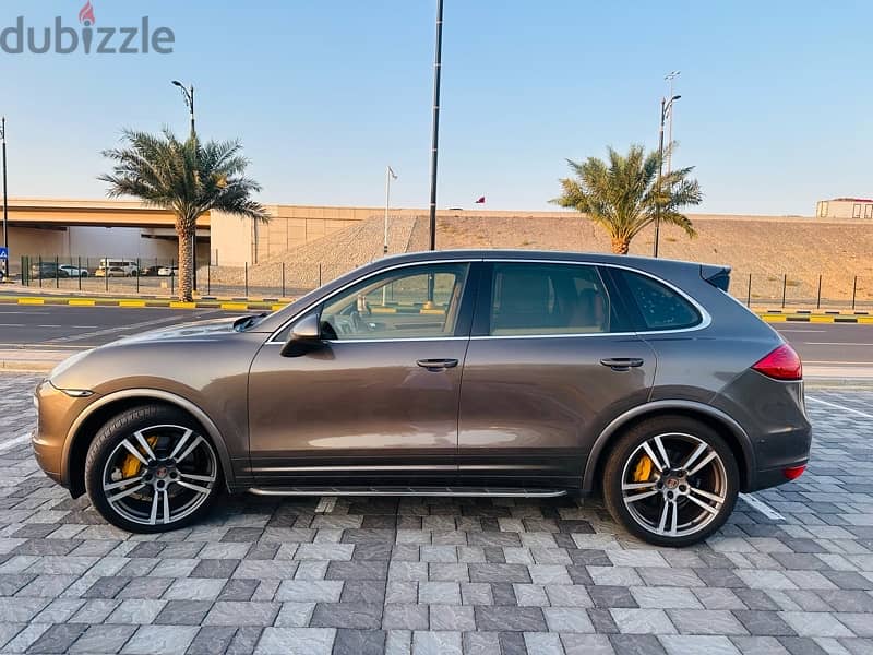 Porsche Cayenne 2011 0