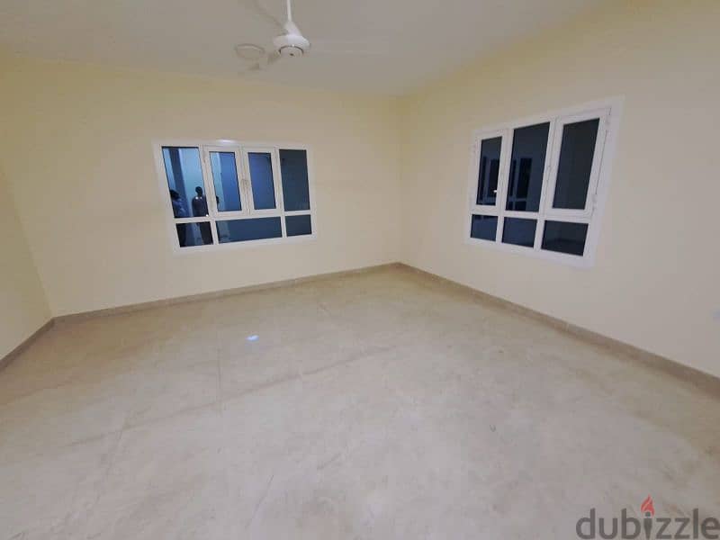 amazing  spacious  flat  first floor in hail north 14