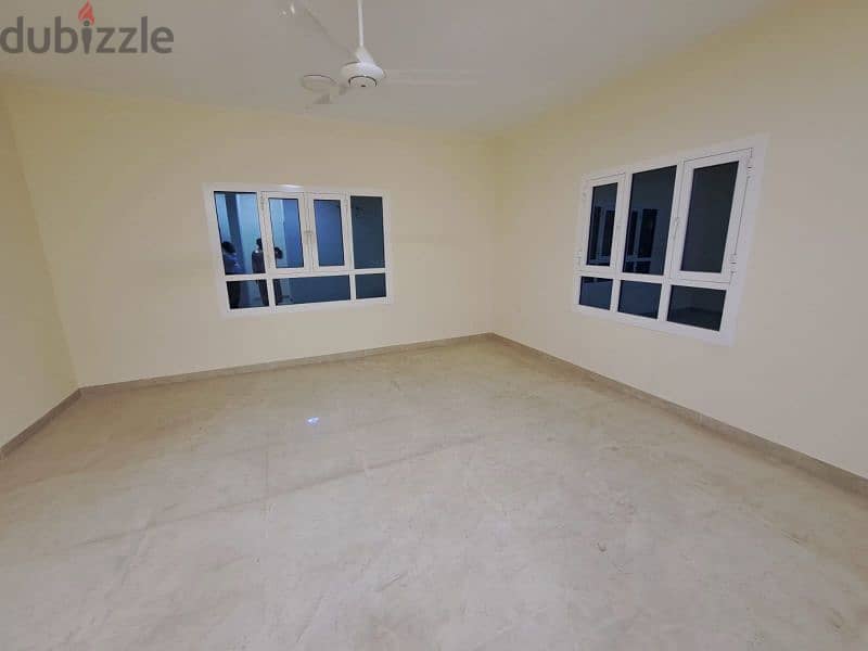 amazing  spacious  flat  first floor in hail north 15