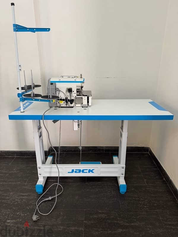 Jack interlock/overlock sewing machine- brand new & full warranty 16