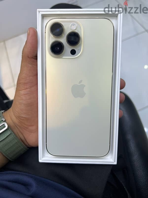 I phone 14 pro max 256gb Gold 1