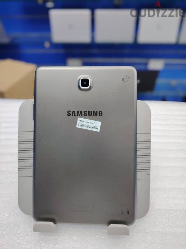 Samsung Tablet with power cable only 30 Omani riyal offer price 5