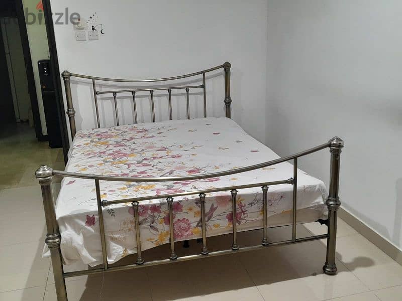 Queen Size Bed 1