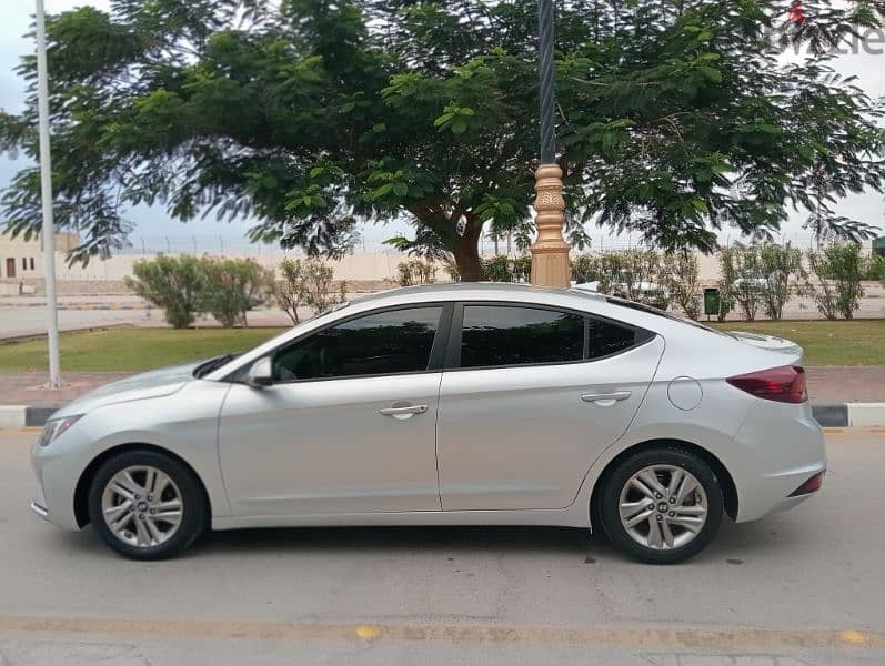 Hyundai Elantra 2019 0