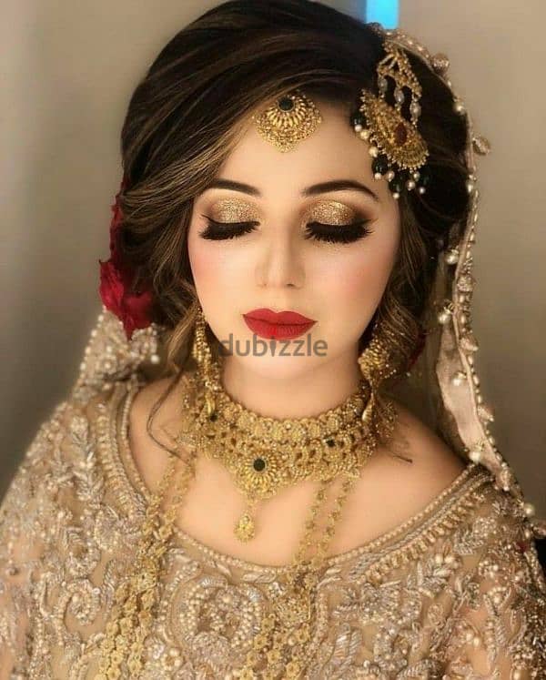 Lady makeup artist available, home delivery 2