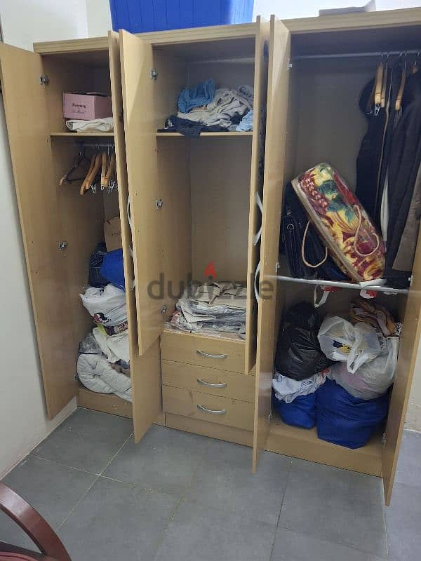 6 doors cupboard for sale  45r  . 99359101 1