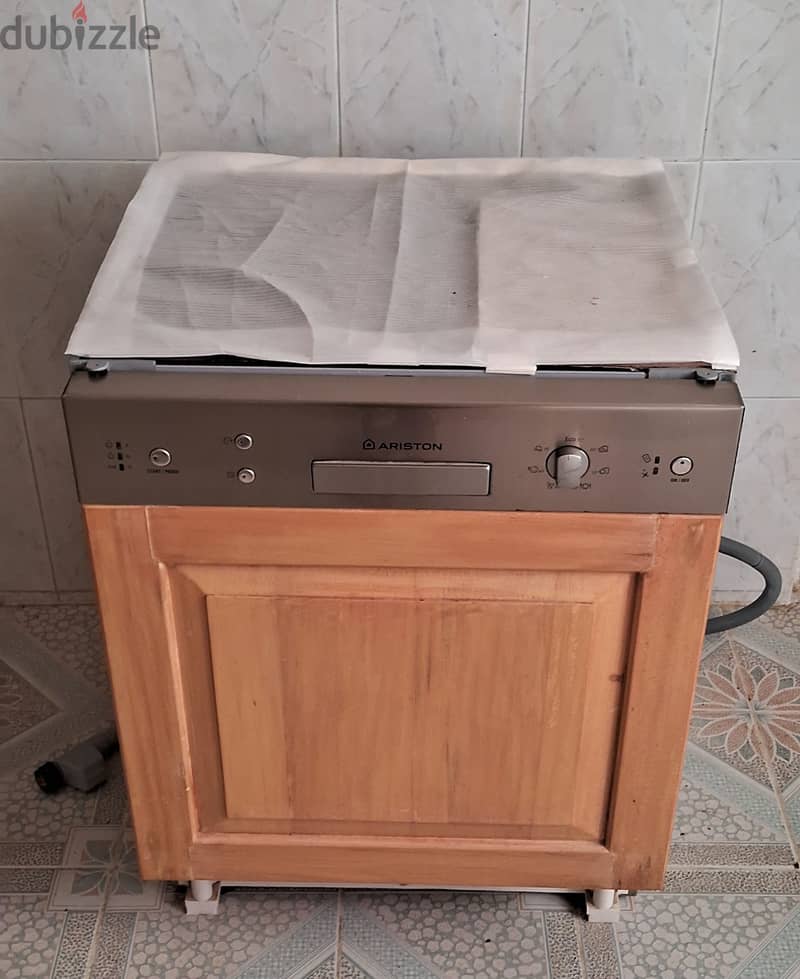 Ariston dishwasher 0