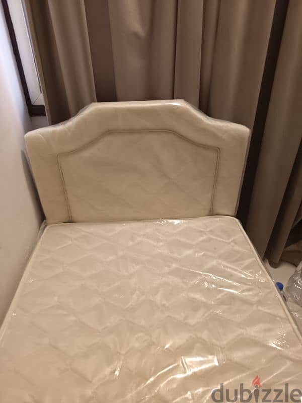 Single Bed like New Condition only 15 days Used 0