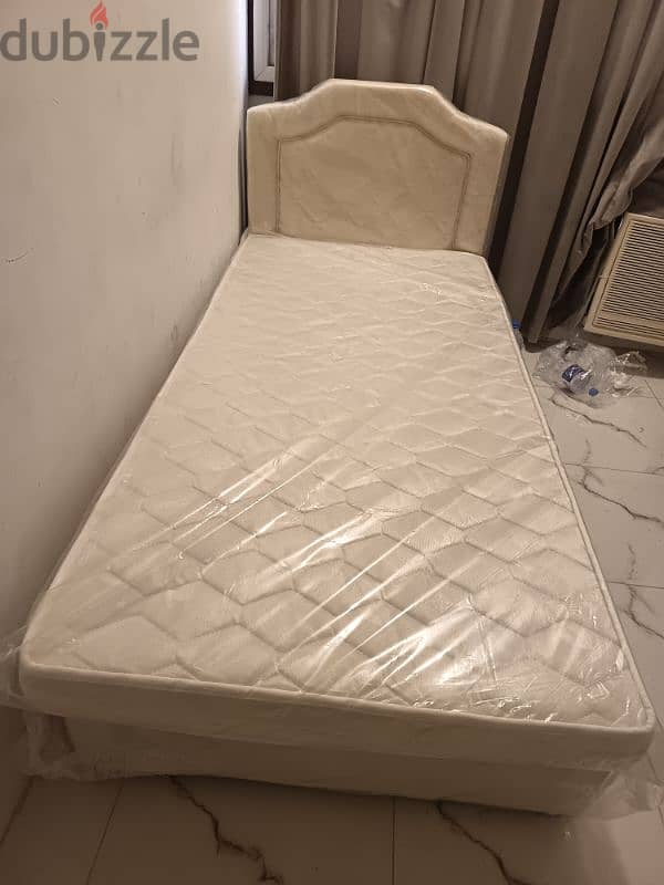 Single Bed like New Condition only 15 days Used 4