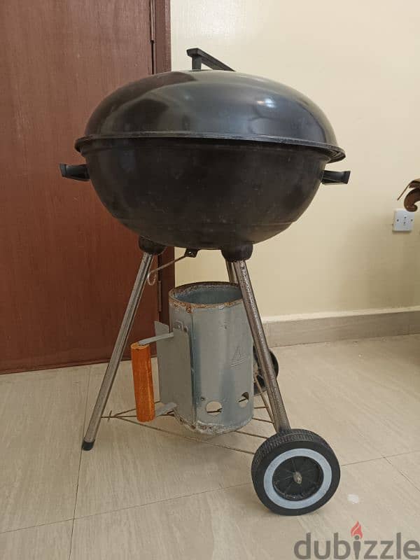 Used barbeque stand with grill 0