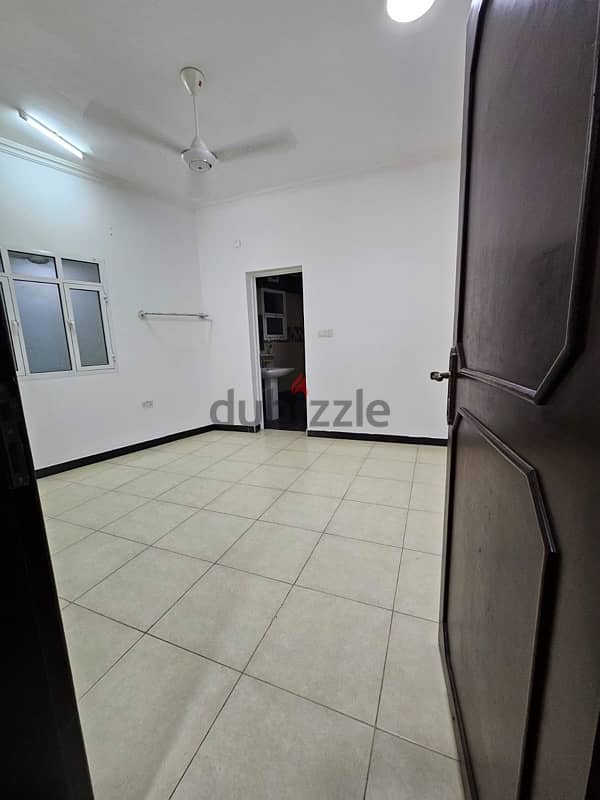 flat for rent in darsit near by Indian school &pakstin school 5