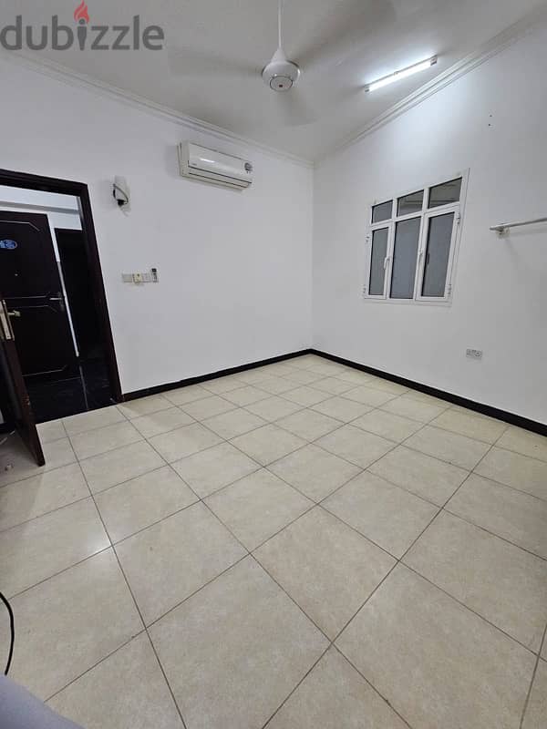 flat for rent in darsit near by Indian school &pakstin school 7