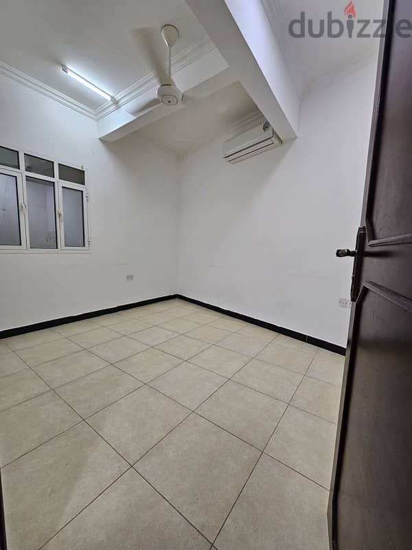 flat for rent in darsit near by Indian school &pakstin school 10