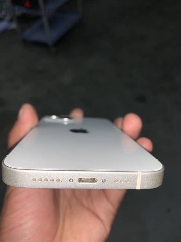 i Phone 13 White 1