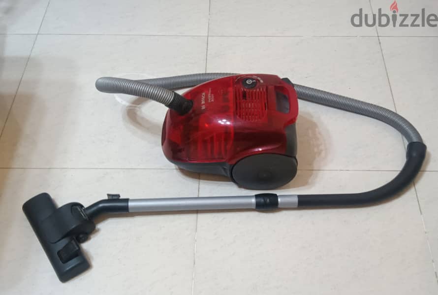 Bosch 2000W Vacuum cleaner 1