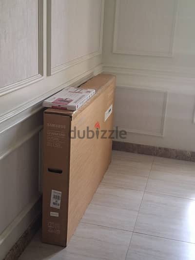 samsung crystal UHD 55" in box