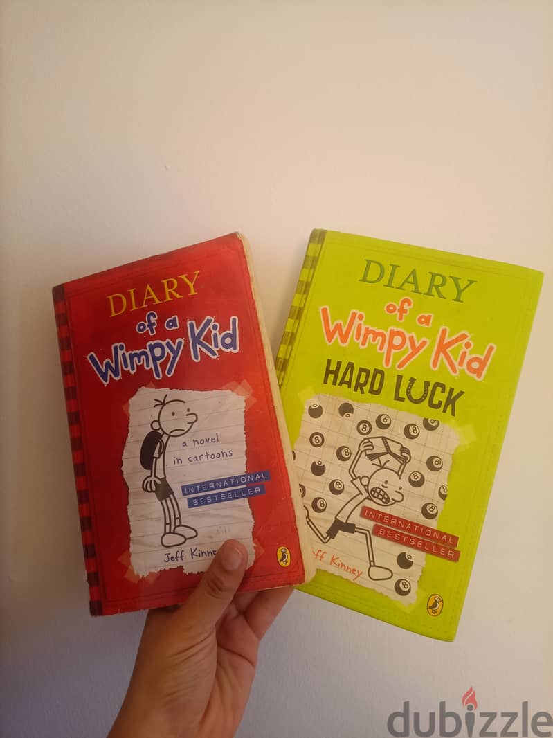 4 WIMPY KID BOOKS 1