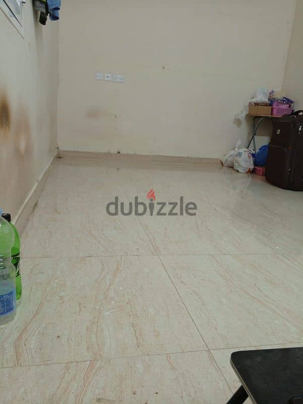 bed space available for rent in al khoud souq 2