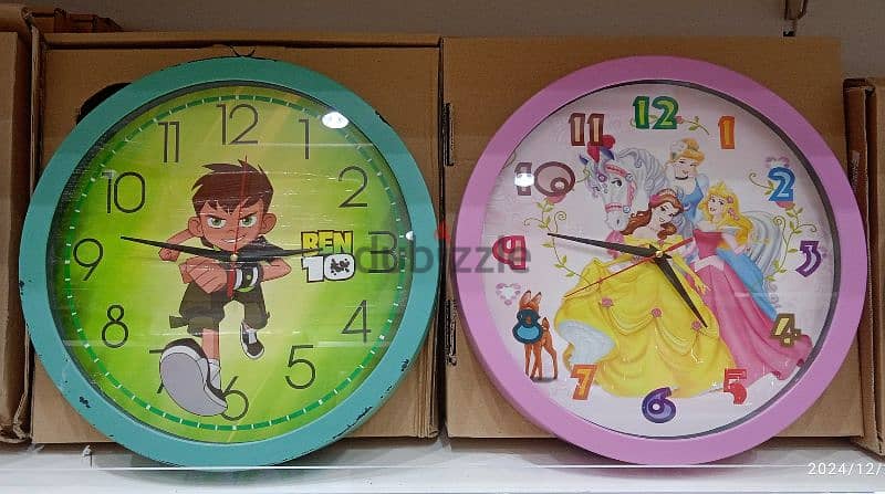 Decoration items for sale ( Painting , Wall clock, and other staff 0