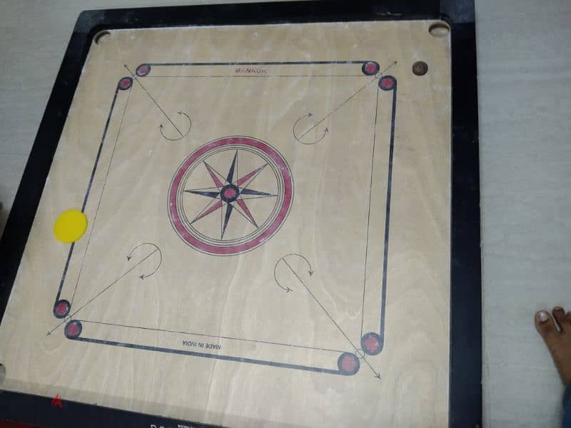 Carrom board king size in good condition for sale 3