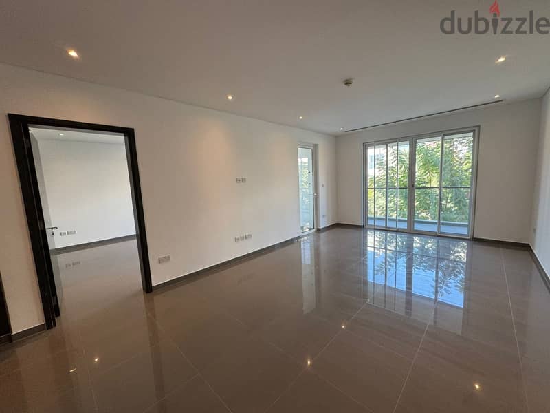 1 + 1 BR Apartment in Al Mouj with Shared Pool 2