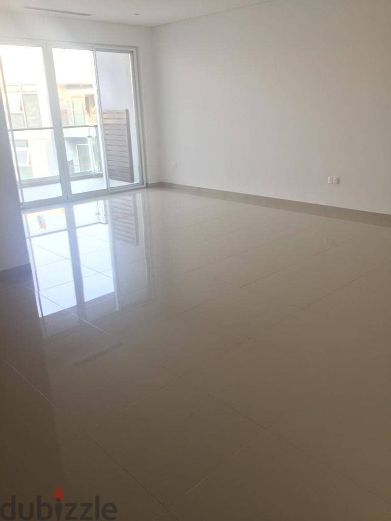 2 BR Bright Top-Floor Apartment in Marsa Garden, Al Mouj 3