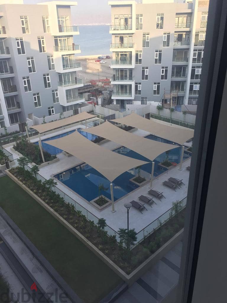 2 BR Bright Top-Floor Apartment in Marsa Garden, Al Mouj 4