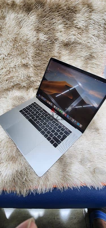 MacBook Pro A1707 i7 16gb 4gb graphics 5