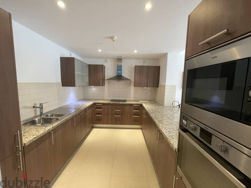 2 Bedroom Apartment With Study for Rent in Al Mouj 0