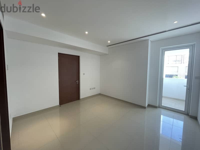 2 Bedroom Apartment With Study for Rent in Al Mouj 3