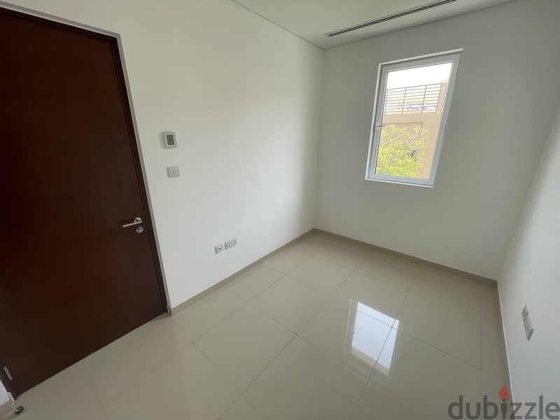 2 Bedroom Apartment With Study for Rent in Al Mouj 9