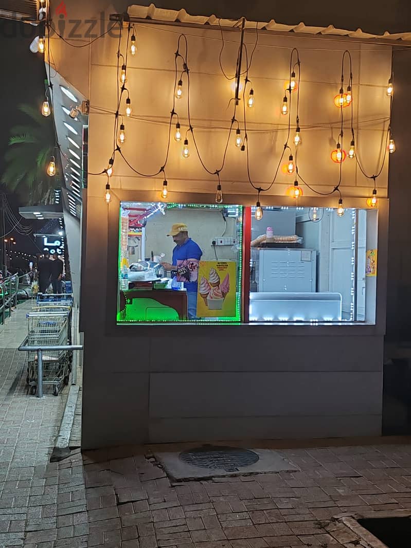 Ice cream, Popcorn and fresh juice shop for sale / محل آيس كريم وفشا 3