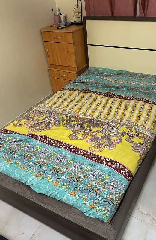 bed in perfect condition 0