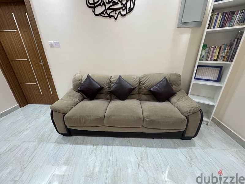 excellent condition 3 seater sofa for sale. 0