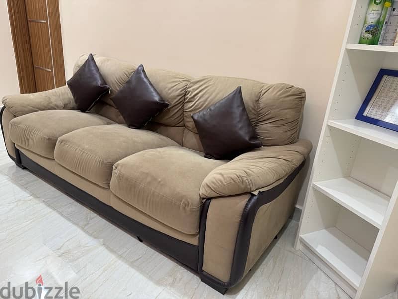 excellent condition 3 seater sofa for sale. 3