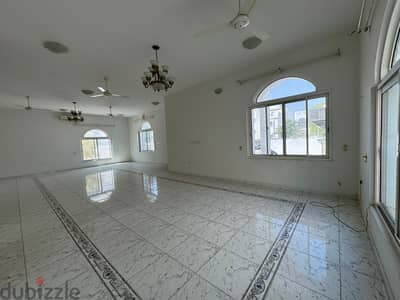 6+1 BHK Spacious Villa for rent in Ghubra PPV249