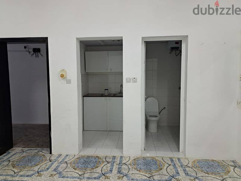 studio in alkhuwair 4103( 140 omr) 1