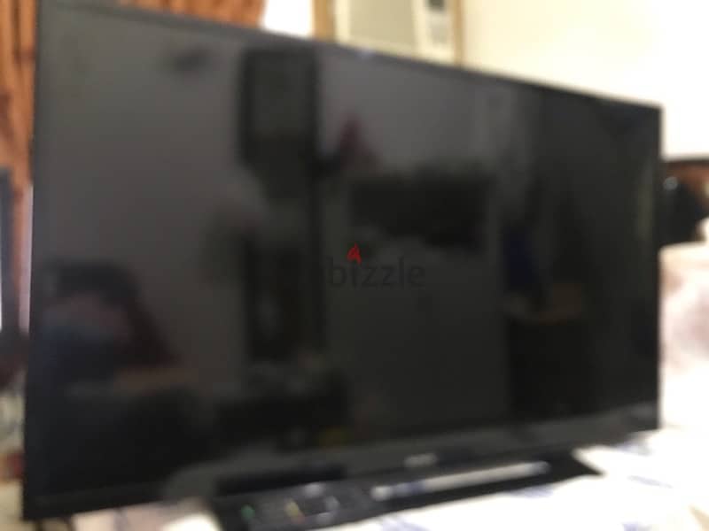 Sony 40 inch very good condition 25 rail 0