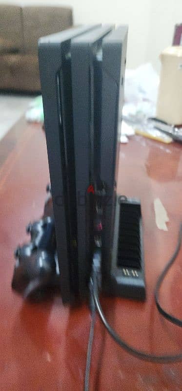 PS4 PRO 1 TB FULL HD 3