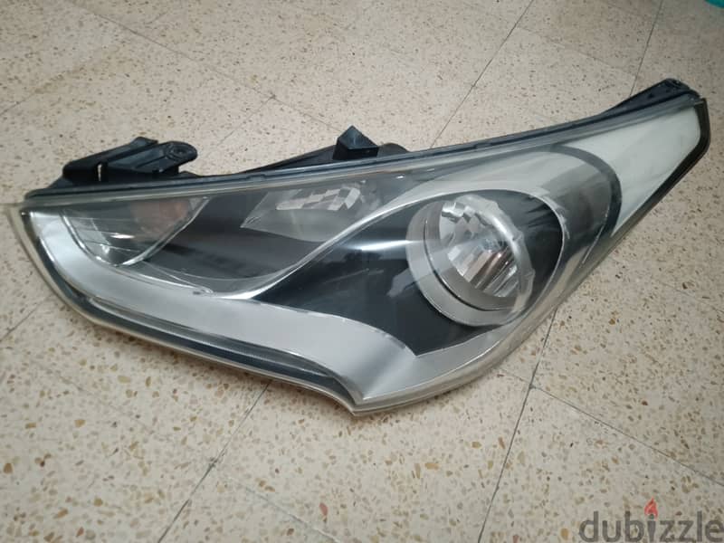 veloster Head light for sale 4