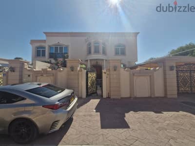 5 BR Great Villa in Azaiba, Close to the Beach