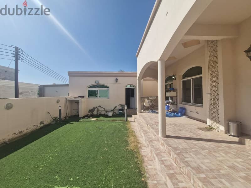 5 BR Great Villa in Azaiba, Close to the Beach 3