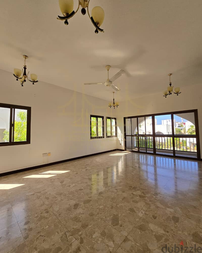 AL QURUM | SPACIOUS 3+1BR COMPOUND VILLA 8