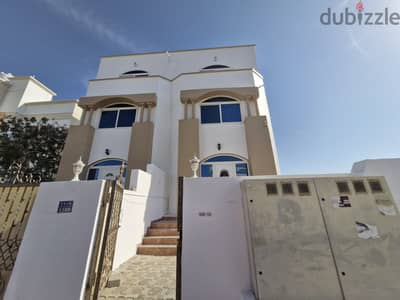 2 BR Cozy Apartment in Al Khuwair 33 Nearby Technical College