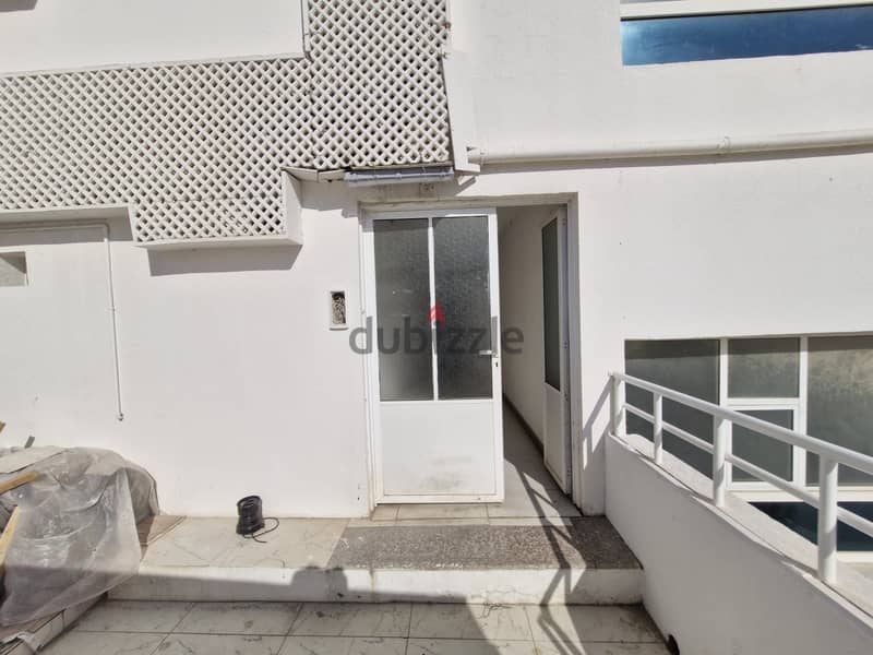 2 BR Cozy Apartment in Al Khuwair 33 Nearby Technical College 2