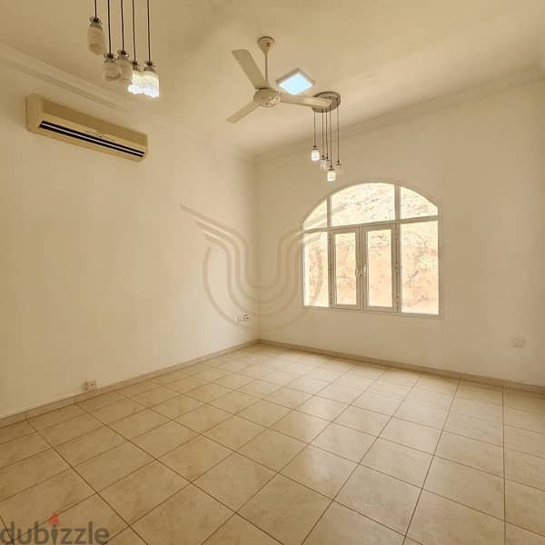 AL QURUM | LUXURIOUS 5 BR VILLA FOR RENT 4