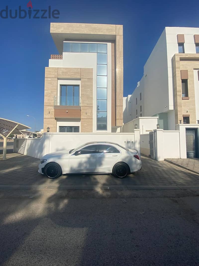 "SR-SM-700  Modern and Spacious Flat for Rent in Al Hail North 0