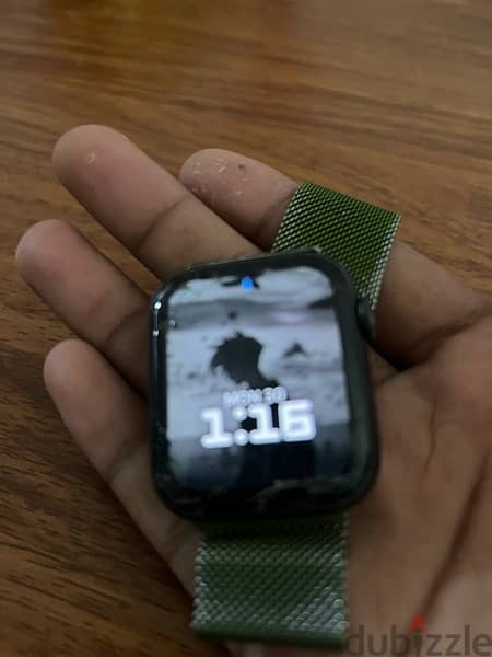 Apple Watch screen broken 3