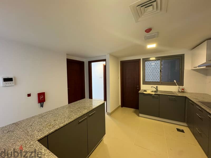 2 BR Spacious Apartment in The Links, Muscat Hills with Amenities 4