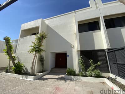 6me44-Renovated 4+1BHK Villa For Rent in Qurum